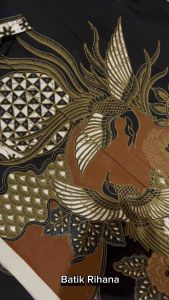 Kemeja Batik Pria Lengan Panjang: Cocok untuk Acara Formal & Non Formal