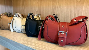 Tas Wanita Naura: Tas Fashion untuk Pergi ke Kantor