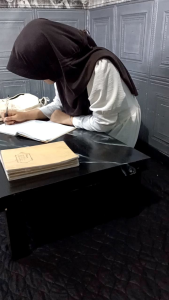 Meja belajar/meja kerja/meja tulis/meja laptop (tipe lesehan)