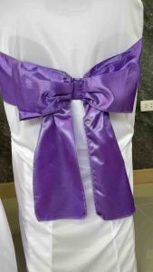 ชุดผ้าคลุมเก้าอี้พลาสติก + โบว์สีม่วง แพ็ค 10 ชิ้น 750บาท