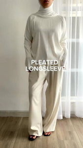 Camille Top // Overlong Sleeve // Knit Top // Pleats Top