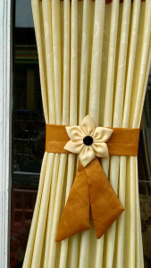 Gorden Kupu-Kupu Minimalis: Desain & Bahan Embos Tebal