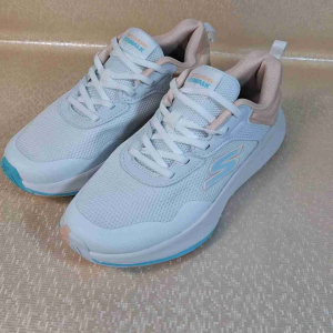 Sepatu Skechers Max Cushioning Walker Wanita