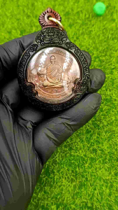 กรอบสำเร็จไม้มงคลใส่เสือพันหลัง พระอาจารย์ต้อม ประภัสสโร วัดท่าสะแบง