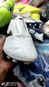 รองเท้าฟุตบอลราคาถูกพร้อมส่งสินค้าใช้เวลาเดินทาง 2-3 วันใส่ไม่พอดีเปลี่ยนไซส์ได้มีของแถม