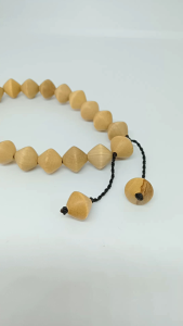 gelang kayu kemuning gading motif piramid benang tarik h391