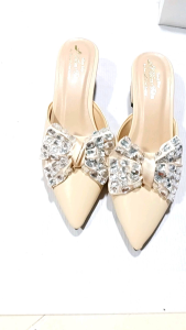 ảnh thật giày sục mũi nhọn thời trang