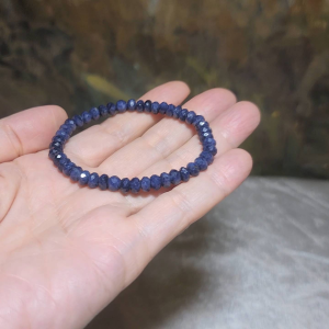 Gegegems Premium 6.2mm faceted raw blue Sapphire bracelet [Natural Crystal]