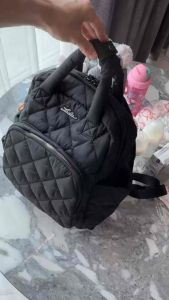 ใหม่ Lada กระเป๋าเป้มินิคุณแม่รุ่น Mini Kiara ใบกลาง ช่องเยอะ เบามากนุ่มมาก กระเป๋าใส่ขวดนม กระเป๋าผ้าอ้อม เหมาะเดินทาง Hands-Free