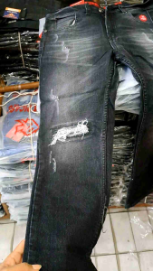 Celana Panjang Sobek Black Picaso & Desain Trendy Pria