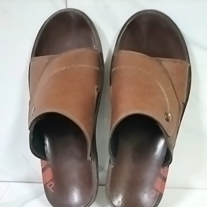 รองเท้าสวมผู้ชายหนังpuสีน้ำตาล