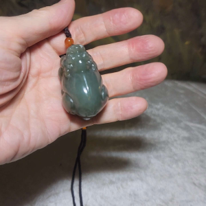 69 grams Premium Nephrite light green slight blue hue caramel brown 3 dimensional Pi Xiu Jade pendant (with certificate) [Natural Crystal]