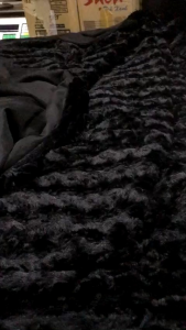 vải dệt lông thú đen tuyền dày mềm mượt đẹp sang _( khổ 1m5)