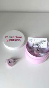 Morethanyoursee | Heart Heart Earrings ต่างหูห่วงสแตนเลส แก้วหัวใจมูราโน่งานแฮนด์เมดทำมือ