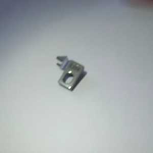 Lidah sepatu mesin obras benang 4 untuk mesin obras Tipe 747 siruba/tipical/yamata