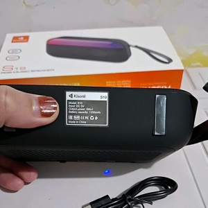 KISONLI Speaker Wireless S19 Slim Fit RGB Light Colorful Deep Bass Portable