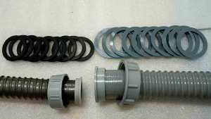 มี2ขนาดยางกันซึมกลมแบนเกลียวใน5.6ซมและ4.5ซมใช้กับท่ออ่างล้างจาน