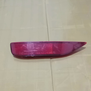 Aksesoris Kendaraan Mitsubishi: Mengenal Lampu Bumper Belakang\\n\\nMitsubishi Xpander adalah salah satu mobil terlaris di Indonesia. Sebagai pemilik Xpander, penting bagi Anda untuk mengetahui tentang aksesoris kendaraan Mitsubishi, termasuk lampu bumper belakang. Dalam artikel ini, kita akan membahas mengapa Anda harus memilih lampu bumper belakang original, kelebihan suku cadang Mitsubishi Xpander, cara memilih lampu bumper belakang berkualitas, cara pasang lampu bumper belakang Mitsubishi Xpander kiri original, serta perawatan lampu bumper belakang.\\n\\n Mengapa Pilih Lampu Bumper Belakang Original?\\n\\nPemilihan lampu bumper belakang original sangat penting karena dapat memberikan keamanan dan kenyamanan saat berkendara. Beberapa alasan mengapa Anda harus memilih lampu bumper belakang original adalah:\\n\\n- **Kualitas**: Lampu bumper belakang original dibuat dengan standar kualitas tinggi oleh pabrikan, sehingga dapat memberikan pencahayaan yang optimal.\\n- **Keamanan**: Lampu bumper belakang original dirancang untuk memenuhi standar keselamatan, sehingga dapat memberikan perlindungan ekstra saat berkendara.\\n- **Garansi**: Lampu bumper belakang original biasanya dilengkapi dengan garansi resmi dari pabrikan.\\n\\n Kelebihan Suku Cadang Mitsubishi Xpander\\n\\nMitsubishi Xpander memiliki banyak kelebihan, termasuk suku cadang berkualitas tinggi. Beberapa kelebihan suku cadang Mitsubishi Xpander adalah:\\n\\n- **Daya Tahan**: Suku cadang Mitsubishi Xpander dirancang untuk memiliki daya tahan yang tinggi, sehingga dapat bertahan lama.\\n- **Kenyamanan**: Suku cadang Mitsubishi Xpander memberikan kenyamanan tambahan saat berkendara.\\n- **Keamanan**: Suku cadang Mitsubishi Xpander dirancang untuk memenuhi standar keselamatan, sehingga dapat memberikan perlindungan ekstra saat berkendara.\\n\\n Cara Memilih Lampu Bumper Belakang Berkualitas\\n\\nMemilih lampu bumper belakang berkualitas sangat penting untuk keamanan dan kenyamanan Anda saat berkendara. Berikut adalah beberapa tips untuk memilih lampu bumper belakang berkualitas:\\n\\n- **Pilih lampu bumper belakang original**: Lampu bumper belakang original memiliki kualitas yang lebih baik dibandingkan dengan lampu bumper belakang aftermarket.\\n- **Periksa pencahayaan**: Pastikan lampu bumper belakang yang Anda pilih memiliki pencahayaan yang optimal.\\n- **Cek garansi**: Pastikan lampu bumper belakang yang Anda pilih dilengkapi dengan garansi resmi dari pabrikan.\\n\\n Cara Pasang Lampu Bumper Belakang Mitsubishi Xpander Kiri Original\\n\\nBerikut adalah langkah-langkah memasang lampu bumper belakang Mitsubishi Xpander kiri original:\\n\\n Persiapan Sebelum Memasang\\n\\nSebelum memasang lampu bumper belakang Mitsubishi Xpander kiri original, pastikan Anda telah melakukan persiapan sebagai berikut:\\n\\n- **Persiapkan alat**: Pastikan Anda memiliki alat yang diperlukan untuk memasang lampu bumper belakang, seperti obeng, kunci inggris, dan lain-lain.\\n- **Pastikan mobil dalam kondisi mati**: Pastikan mobil Anda dalam kondisi mati sebelum memasang lampu bumper belakang.\\n\\n Langkah-langkah Memasang Lampu Bumper Belakang\\n\\nBerikut adalah langkah-langkah memasang lampu bumper belakang Mitsubishi Xpander kiri original:\\n\\n1. Buka panel bumper belakang.\\n2. Cabut kabel lampu lama.\\n3. Pasang lampu baru.\\n4. Hubungkan kabel lampu baru.\\n5. Tutup panel bumper belakang.\\n\\n Tips & Trik Setelah Memasang\\n\\nSetelah memasang lampu bumper belakang Mitsubishi Xpander kiri original, berikut adalah beberapa tips & trik yang bisa Anda lakukan:\\n\\n- **Periksa pencahayaan**: Pastikan lampu bumper belakang baru Anda memiliki pencahayaan yang optimal.\\n- **Cek koneksi kabel**: Pastikan koneksi kabel lampu bumper belakang baru Anda aman dan tidak longgar.\\n\\n Perawatan Lampu Bumper Belakang Mitsubishi Xpander Kiri Original\\n\\nBerikut adalah beberapa tips untuk merawat lampu bumper belakang Mitsubishi Xpander kiri original:\\n\\n Membuat Lampu Tahan Lama\\n\\nUntuk membuat lampu bumper belakang Mitsubishi Xpander kiri original tahan lama, Anda bisa melakukan hal-hal berikut:\\n\\n- **Jangan biarkan lampu terkena sinar matahari langsung**: Sinar matahari langsung dapat merusak lampu bumper belakang.\\n- **Jangan biarkan lampu terkena air**: Air dapat merusak lampu bumper belakang.\\n\\n Cara Membersihkan & Melindungi Lampu\\n\\nUntuk membersihkan dan melindungi lampu bumper belakang Mitsubishi Xpander kiri original, Anda bisa melakukan hal-hal berikut:\\n\\n- **Gunakan pembersih khusus**: Gunakan pembersih khusus untuk membersihkan lampu bumper belakang.\\n- **Lindungi lampu dengan pelindung kaca**: Pelindung kaca dapat melindungi lampu bumper belakang dari goresan dan kerusakan lainnya.\\n\\n Solusi Masalah Umum pada Lampu Bumper Belakang\\n\\nBerikut adalah beberapa solusi masalah umum pada lampu bumper belakang:\\n\\n- **Lampu tidak menyala**: Jika lampu bumper belakang tidak menyala, cek koneksi kabel dan pastikan lampu sudah terpasang dengan benar.\\n- **Lampu rem tidak menyala**: Jika lampu rem tidak menyala, cek koneksi kabel dan pastikan lampu rem sudah terpasang dengan benar.\\n\\nDengan memilih lampu bumper belakang original, Anda bisa mendapatkan keamanan dan kenyamanan saat berkendara. Selain itu, dengan merawat lampu bumper belakang Mitsubishi Xpander kiri original dengan baik, Anda bisa membuat lampu tersebut bertahan lama dan tetap dalam kondisi baik.\n}