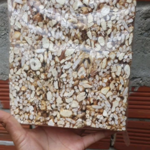 Cốm Bắp ngào đường thơm ngon tại lò