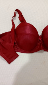 AVON Zita Underwire Full Cup Super Value Bra. Red color underwire support full cup design adjustable straps smooth fabric. Suitable for sleep or lounge wear.