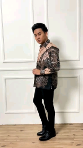 Kemeja Batik Pria Lengan Panjang Motif Halus Reguler Fit Terbaru 2025 Modern Sekolah Kerja Kantor