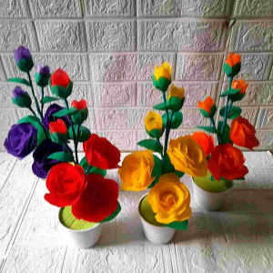 Bunga Hias Plastik dari Kresek: Bunga Mawar Warna Warni untuk Dekorasi Rumah