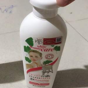 Sữa tắm sáng da Nysha Bạch Quả 300 ml- hàng nhập khẩu Malaysia