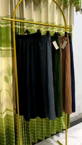 Rok Plisket Dewasa: Pilihan Pakaian Nyaman untuk Aktivitas Sehari-hari