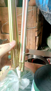 Cây khuấy sơn chữ Thập 4 cạnh - Thép mạ đồng - Dài 50 cm - Chuôi gài