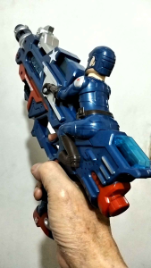 Amazing toy for fun super Captain Ages 3+ batteries operated battery