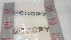EMBLEM LOGO SCOOPY TAHUN 2025 ASLI AHM HONDA