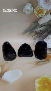 KRISTAL SG: Emperor Amethyst Geode/帝王紫晶镇/QE176ABC