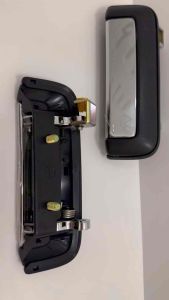 Handle Pintu Dalam Handel Bukaan Pintu L200 Strada 1996-2006 Warna Chrome Hitam