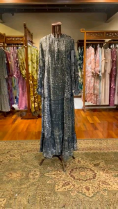 Caroline Dress by Dian Pelangi LIMITED EDITION Busana Muslim Baju Maxi Gamis Kaftan Abaya Gaun Outfit Busui Pesta Pernikahan Kondangan Wanita Hijaber Cantik Anggun Modis Modern Elegan Mewah Model Korea Terbaru Motif Abstrak Kekinian