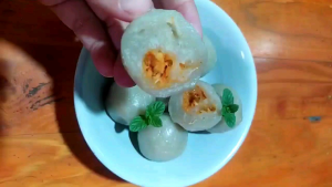 Boci baso aci isi ayam suwir pedas /cilok isi ayam pedas hot jeletot.