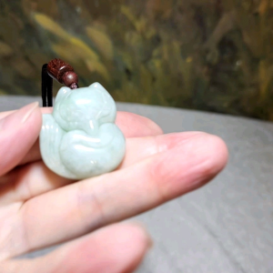 Type A Jadeite light green Fox Jade pendant (with certificate) 翡翠淡绿狐狸吊坠(帶证书)