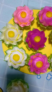 เหรียญโปรยทานราคาถูก ลายดอกปทุมรัตติกาล แพ็ค50ดอก