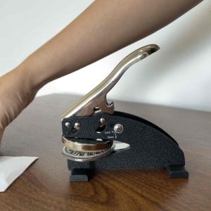 DESK SEAL (1-2 DAYS PRODUCTION) DRYSEAL/EMBOSSER (MANUAL OR MACHINE ENGRAVE)