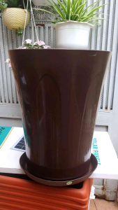 chậu nhựa cao dáng loa 37x45cm tặng kèm dĩa lót