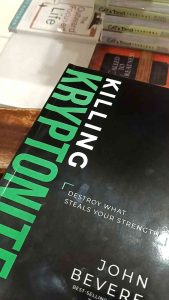 KILLING KRYPTONITE : Destroy What Steals Your Strenght  (Author: John Bevere)