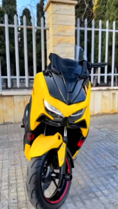 Stiker Skotlet Kuning Glossy: Pilihan Terbaik untuk Penjualan Online