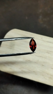 Marqui Shape Garnet