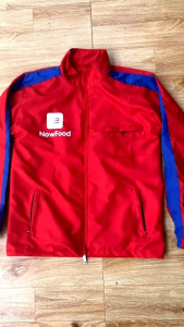 Áo khoác Now food vải xịn (  size 45 _ 120 kg )
