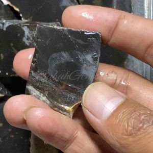 Bongkahan batu akik yaman wulung bengkulu hitam pekat tembus / lempengan batu akik / bahan bongkahan batu akik