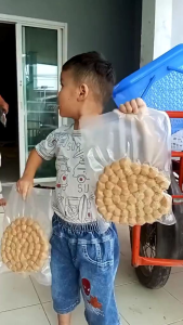 ไส้กรอกอีสานลูกเล็ก ข้าว หมู วุ้นเส้น แพค100ลูก แถมฟรีน้ำจิ้ม