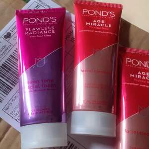 Sữa Rửa Mặt Ngăn Ngừa Lão Hóa PONDS Age Miracle Youthfu 100g