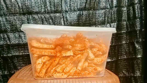 Basreng pedas daun jeruk berat 1kg kemasan toples kotak