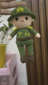 Móc khoá chú bộ đội phi công bằng len handmade quà tặng ý nghĩa có sẵn