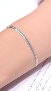 La Vienne - Nageen: Gelang Rantai Tangan Titanium Wanita Anti Karat - Perhiasan Perempuan Elegan Mewah