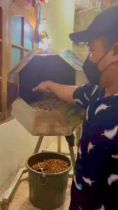 BASRENG HOT PEDAS CABAI DAUN JERUK 1KG / KERUPUK BASRENG PEDAS DAUN JERUK 500 GRAM / BASRENG PEDAS DAUN JERUK/ makanan pedas / cemilan pedas / makanan viral tik tok / cemilan pedas viral/SNACK PEDAS/CEMILAN BASRENG RAJA / BASRENG RATU